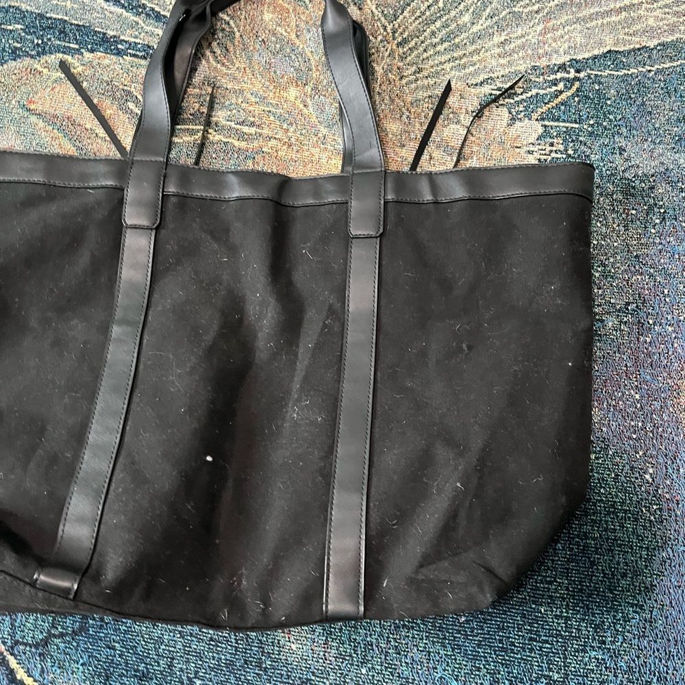 Victoria’s Secret Black & Gold Travel Tote Duffel Bag OSFA Travel Weekender Chic - Picture 5 of 9